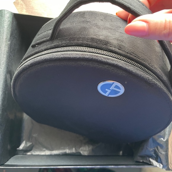 Giorgio Armani velvet black pouch - Picture 3 of 7